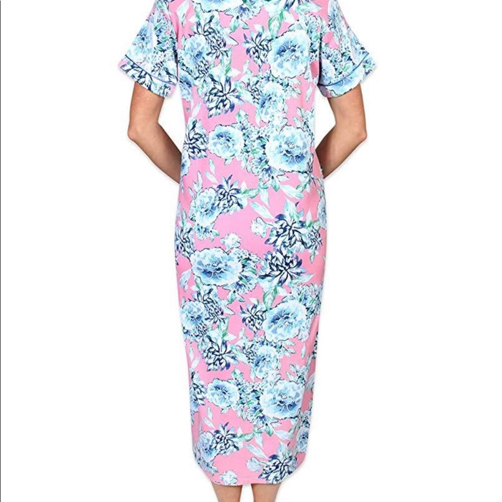 Zip up ROBE, Night Gown, or lounge - Picture 2 of 4